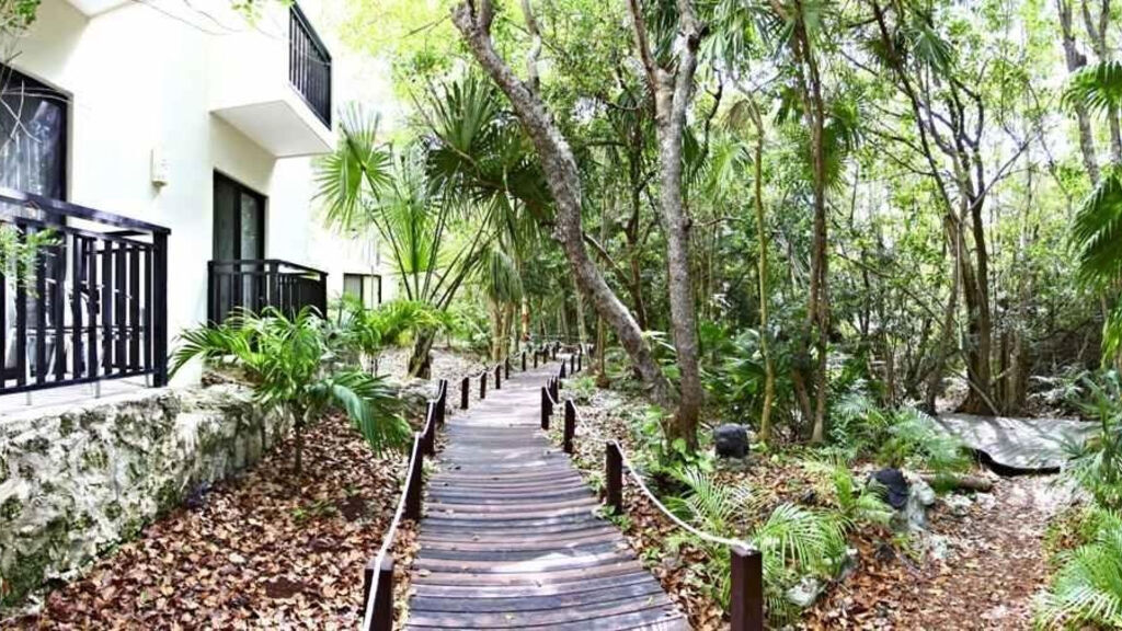 Sandos Caracol Eco Resort