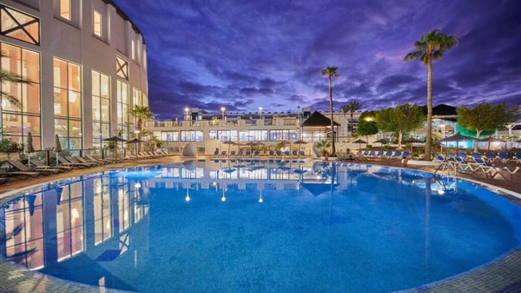 Sandos Papagayo Beach Resort