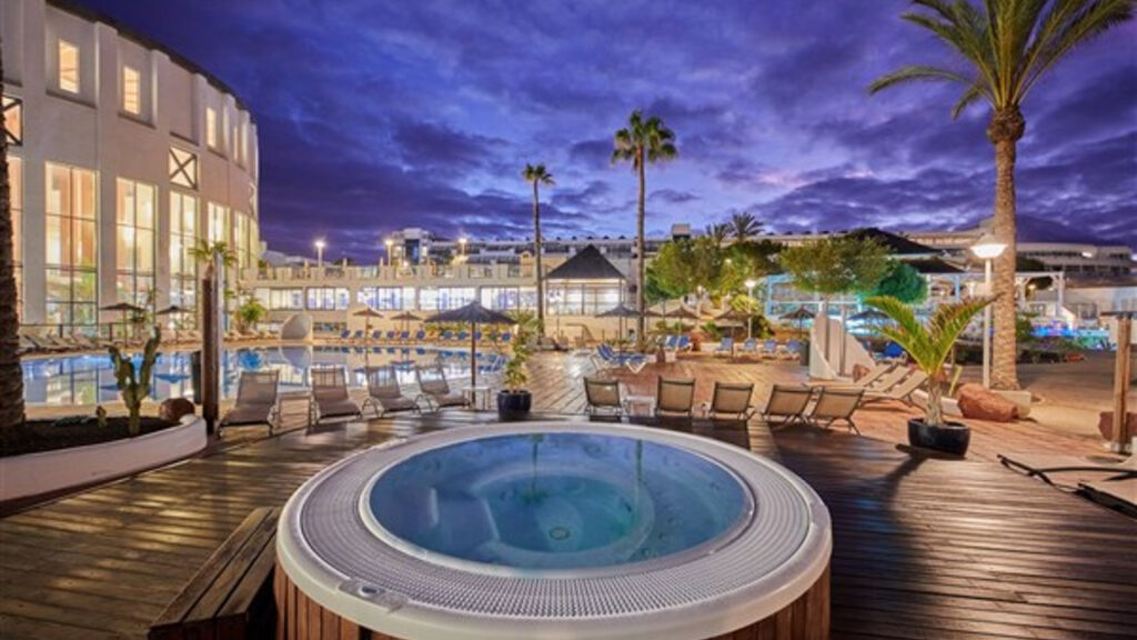 Sandos Papagayo Beach Resort