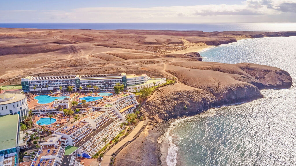 Sandos Papagayo Beach Resort