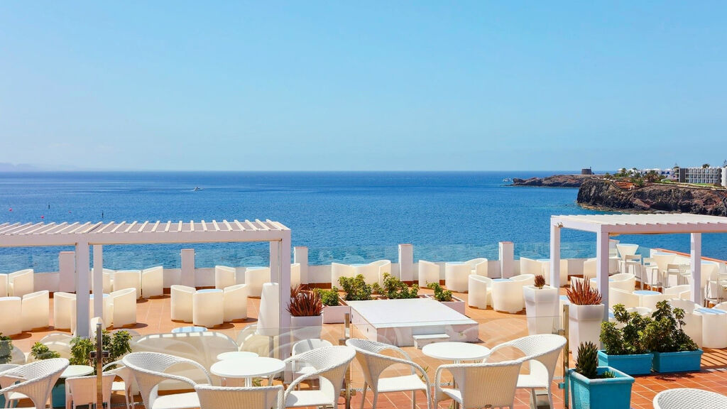 Sandos Papagayo Beach Resort