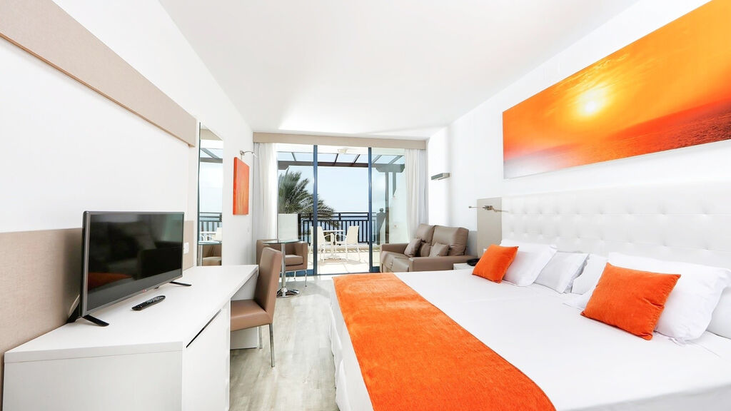 Sandos Papagayo Beach Resort