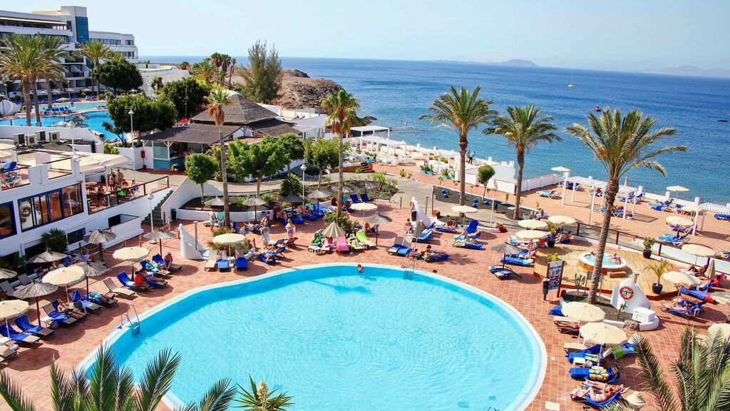 Sandos Papagayo Beach Resort