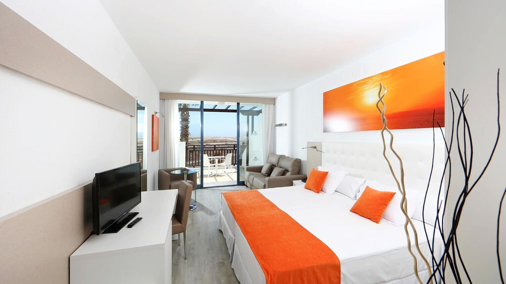 Sandos Papagayo Beach Resort