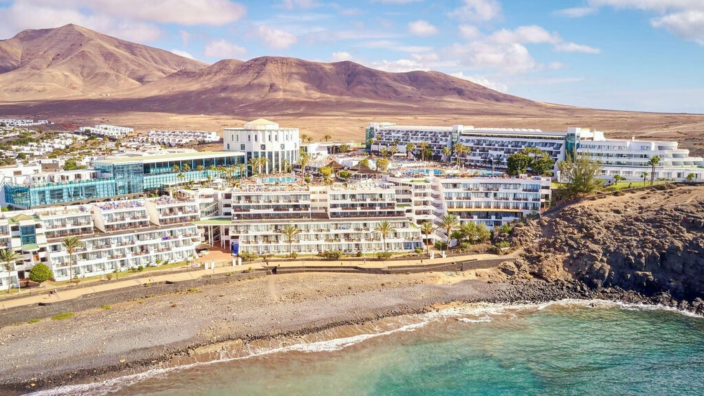 Sandos Papagayo Beach Resort