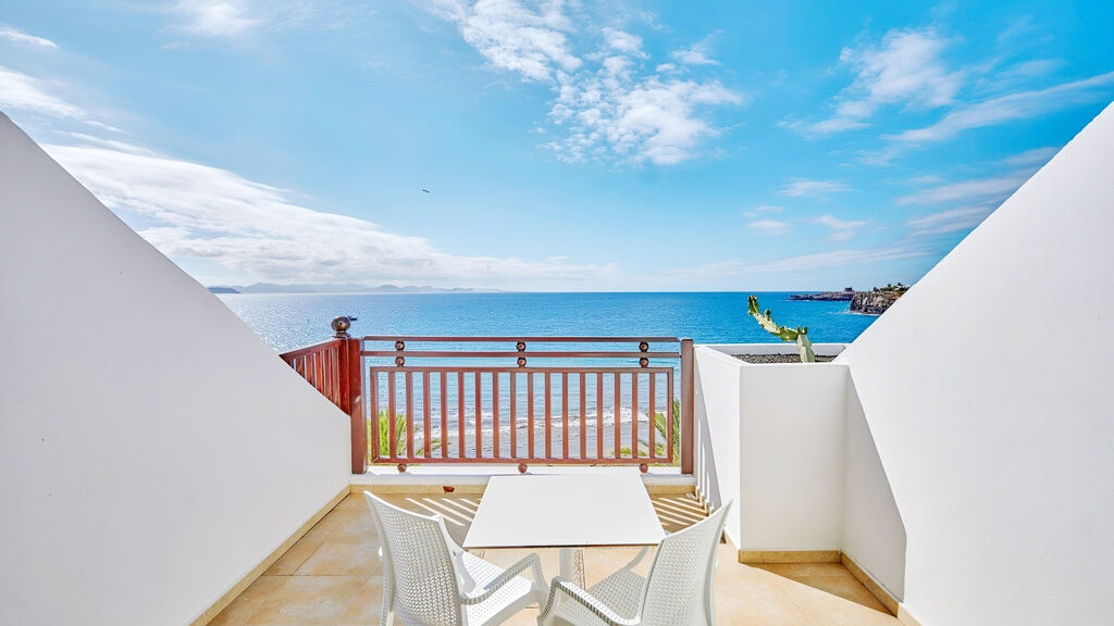 Sandos Papagayo Beach Resort