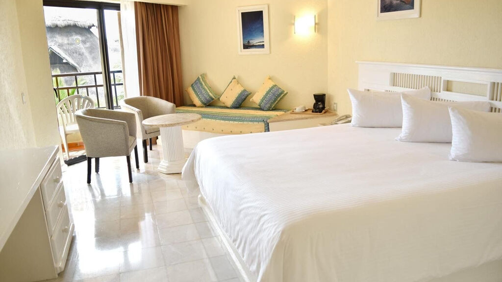 Sandos Playacar Beach Resort