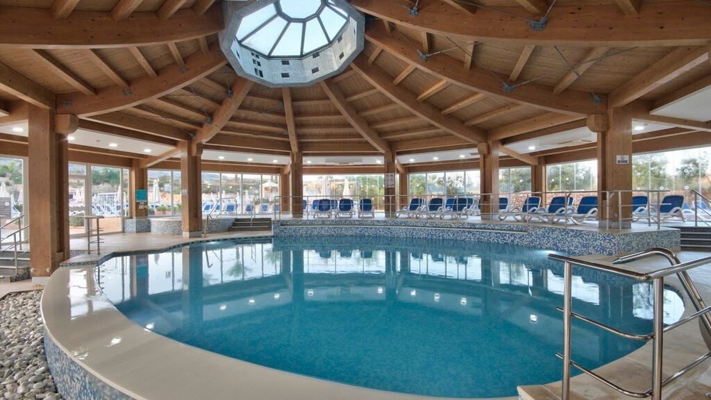 Db Seabank Resort + Spa