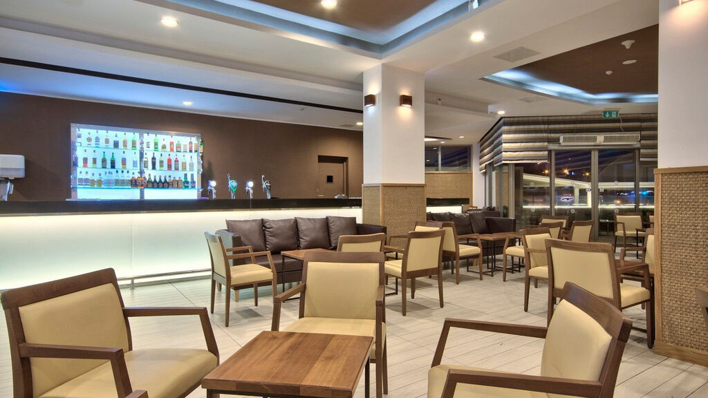 Db Seabank Resort + Spa