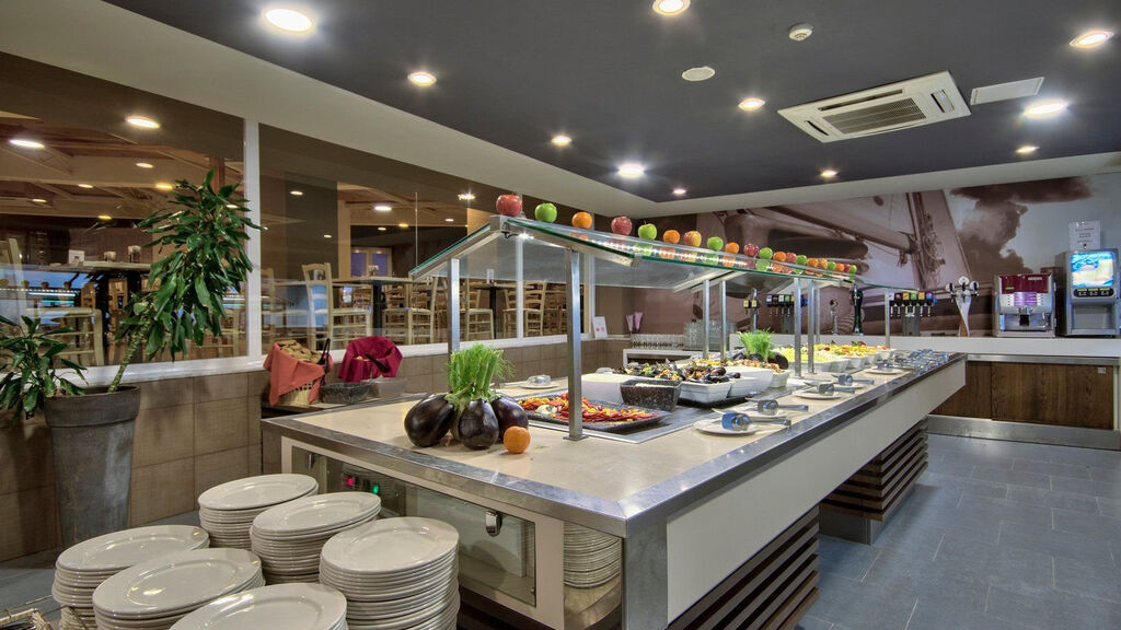 Db Seabank Resort + Spa