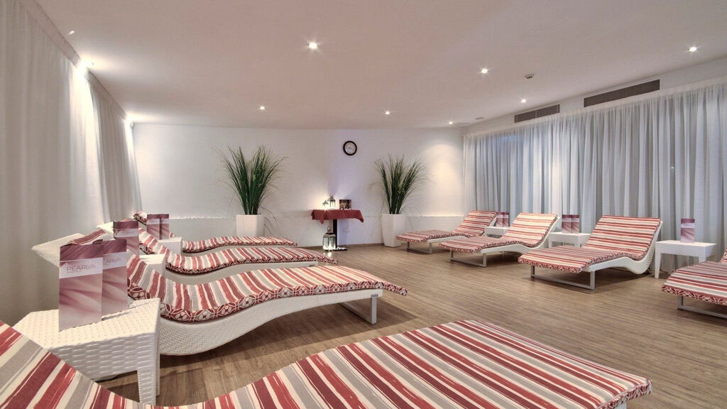 Db Seabank Resort + Spa