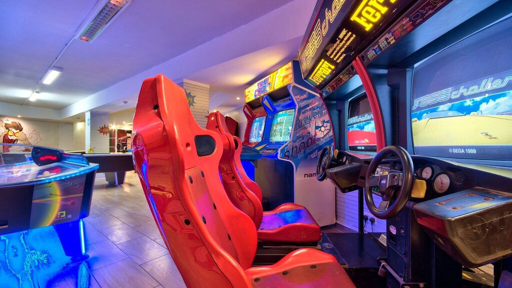 Db Seabank Resort + Spa