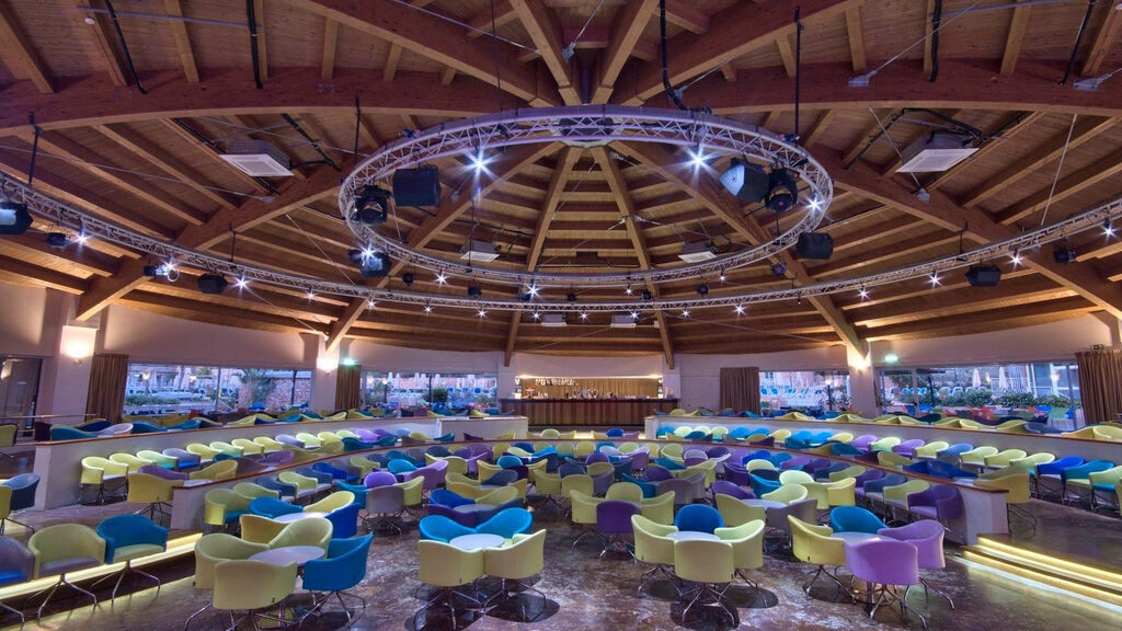 Db Seabank Resort + Spa