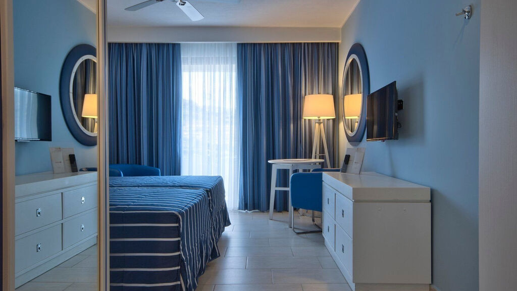 Db Seabank Resort + Spa