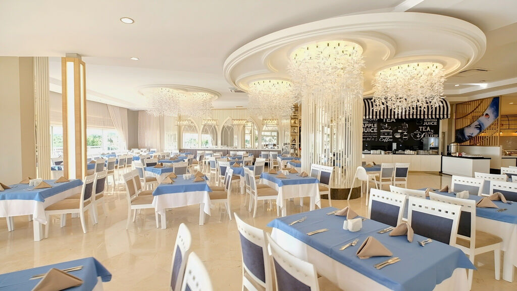 Sea World Resort & Spa