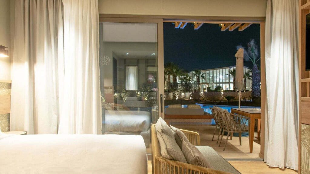 Senseana Sea Side Resort & Aquadventure