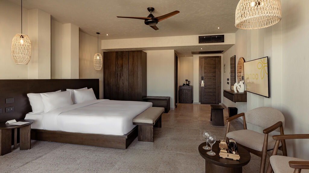 Sentido Naga Bay