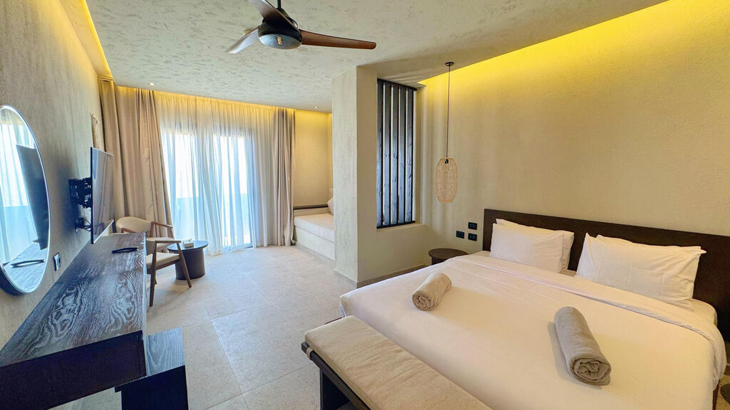 Sentido Naga Bay