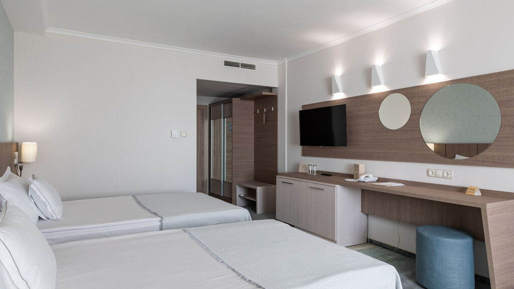 Sentido Neptun Beach