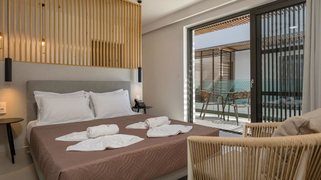 Serenity Luxury Hotel Agrilia