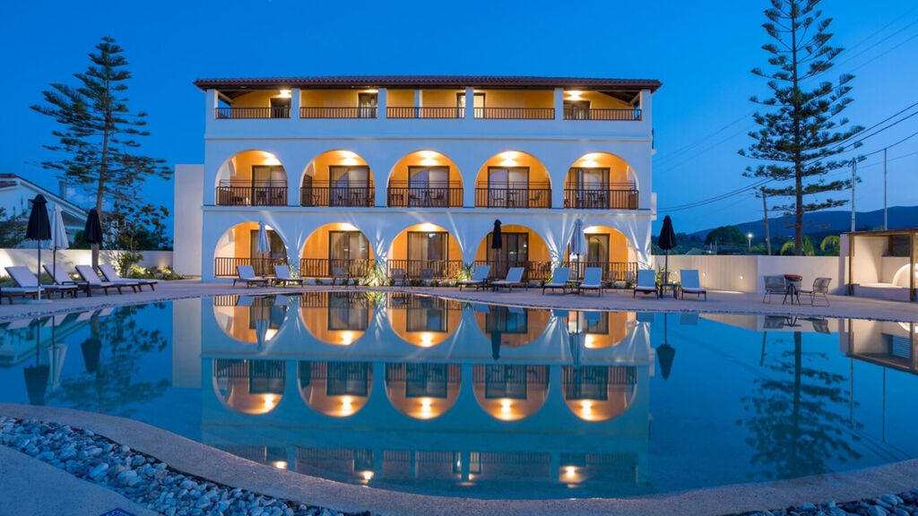 Serenity Luxury Hotel Agrilia