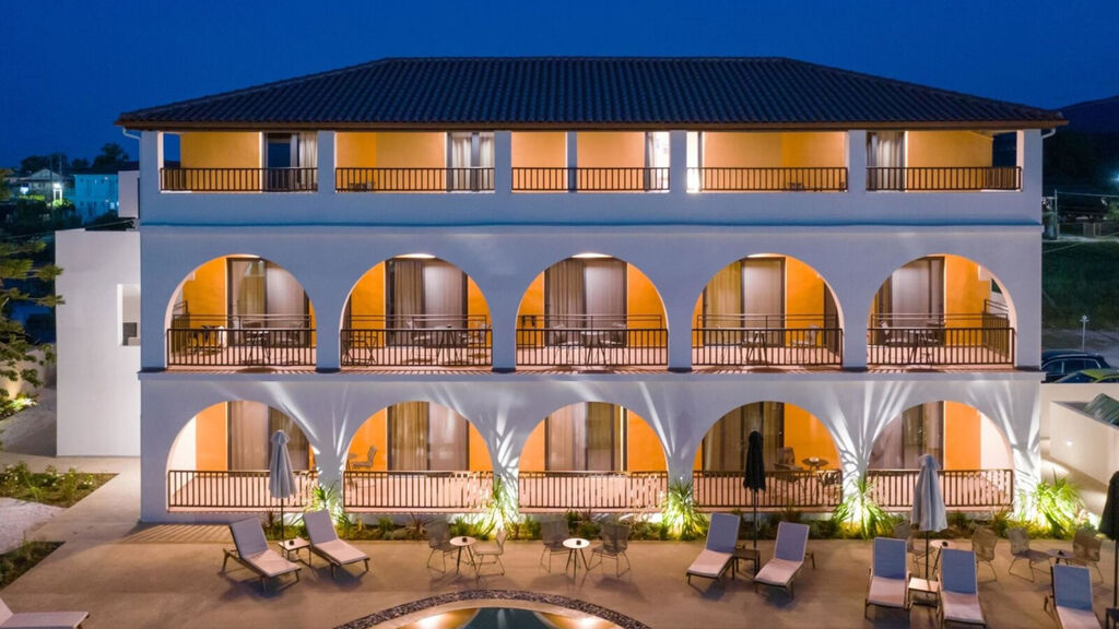 Serenity Luxury Hotel Agrilia