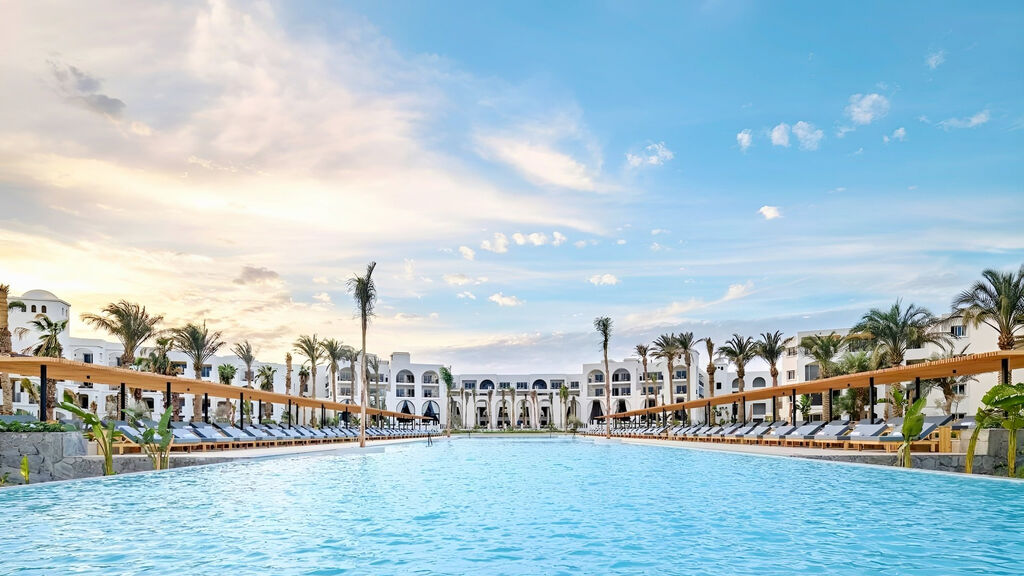 Serry Beach Resort