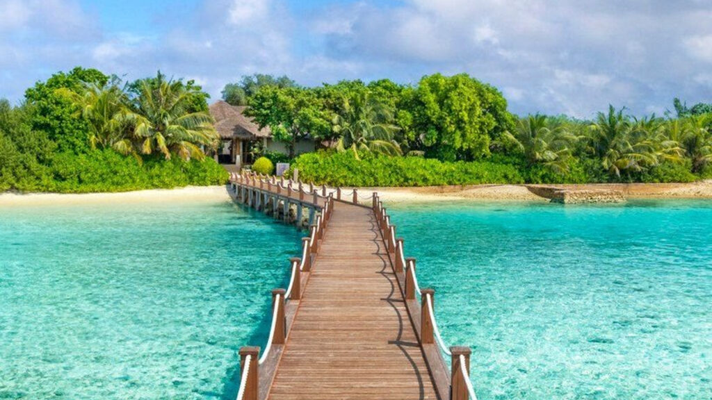 Sheraton Maldives Full Moon Resort & Spa