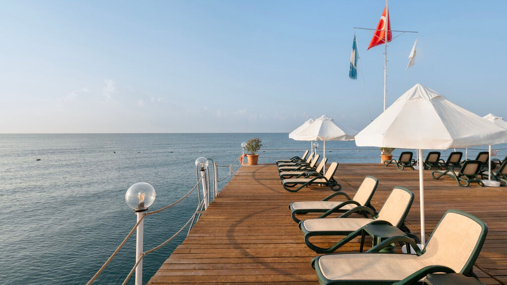 Sherwood Exclusive Lara