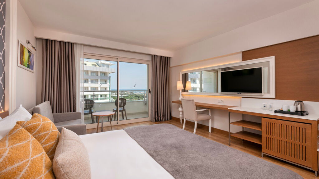 Sherwood Exclusive Lara