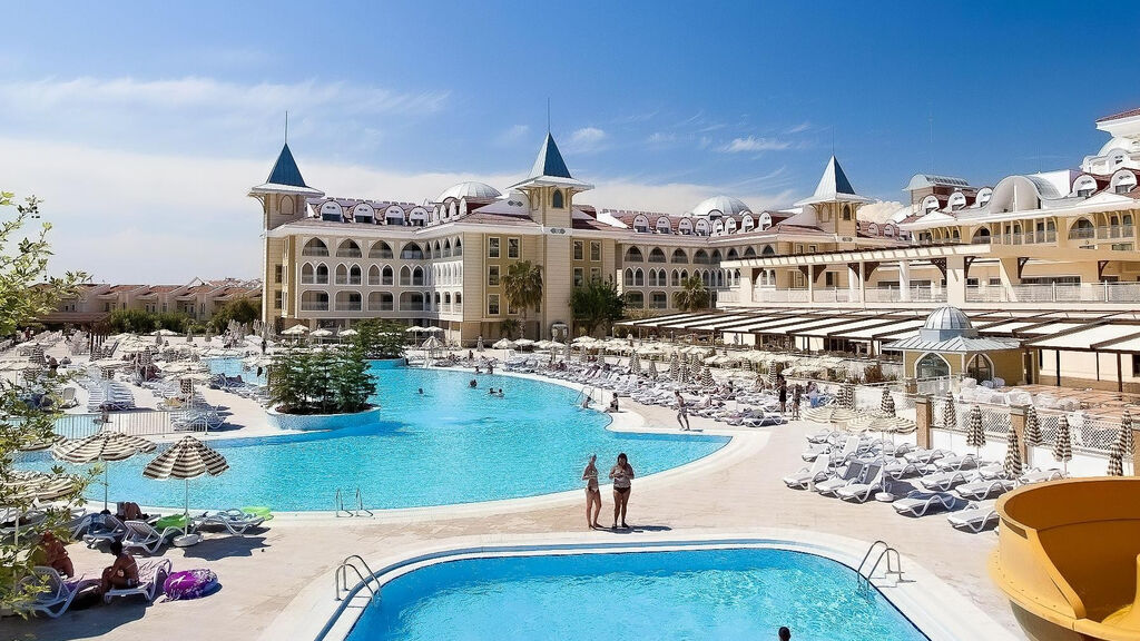 Side Star Resort