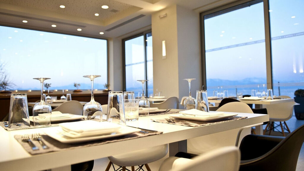 Sikyon Coast Hotel & Resort