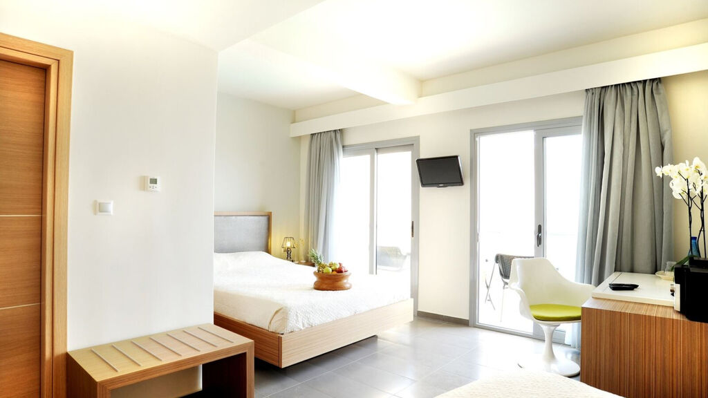 Sikyon Coast Hotel & Resort