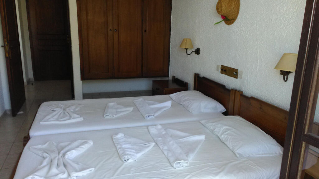 Simple Hotel Marieta