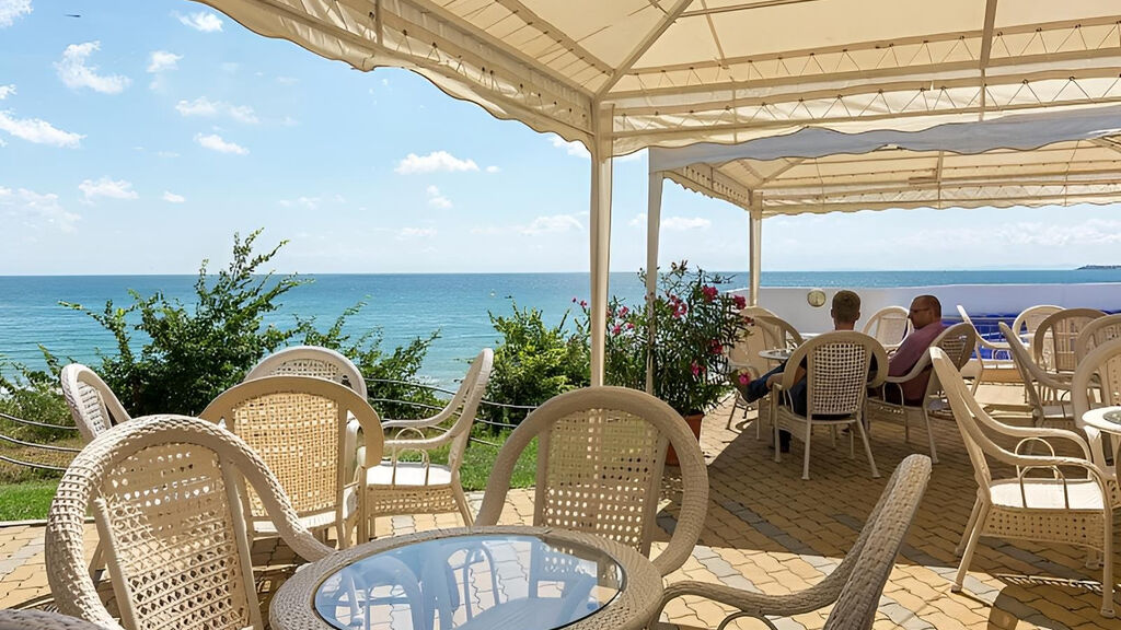 Sineva Beach