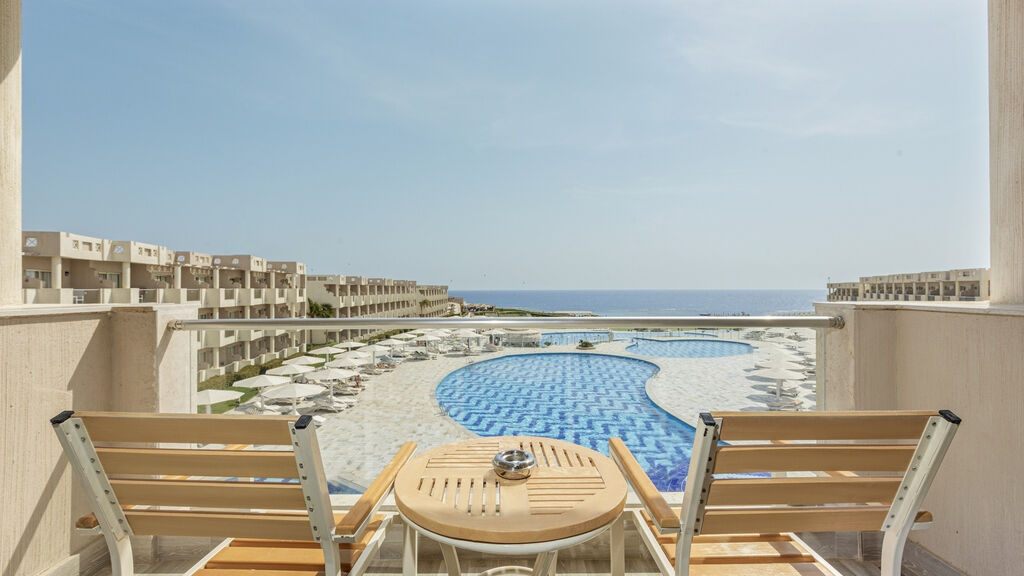 Sirena Beach Resort & Spa