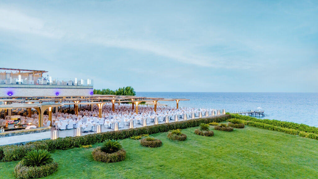 Sirena Beach Resort & Spa