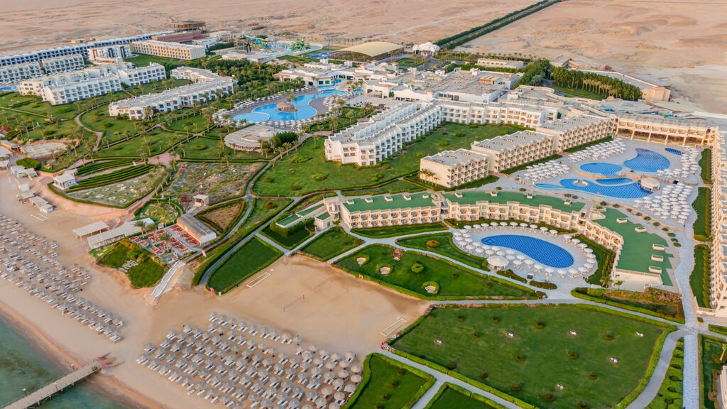 Sirena Beach Resort & Spa