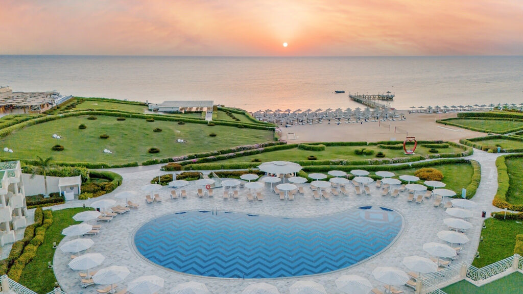 Sirena Beach Resort & Spa