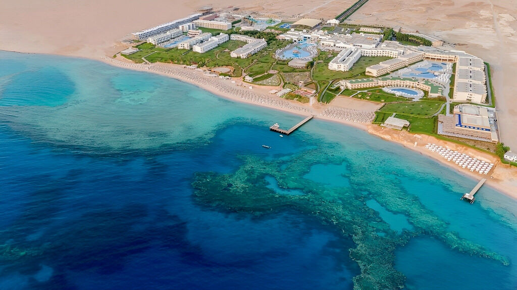 Sirena Beach Resort & Spa