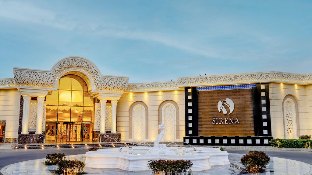 Sirena Beach Resort & Spa