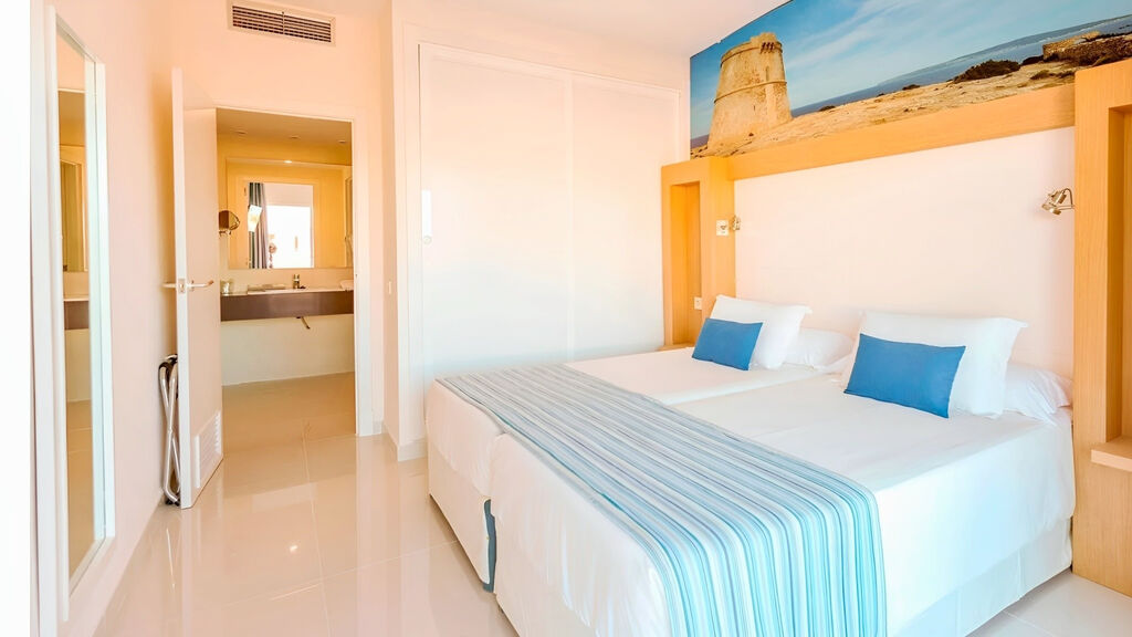 Sirenis Seaview Country Club