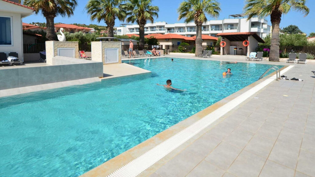 Sousouras Holiday Resort