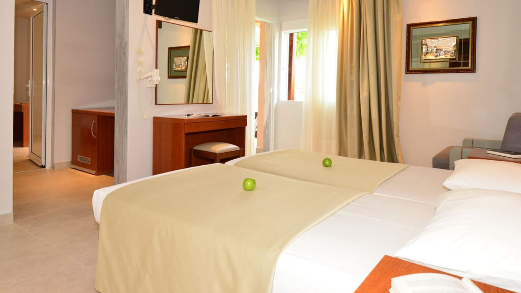 Sousouras Holiday Resort