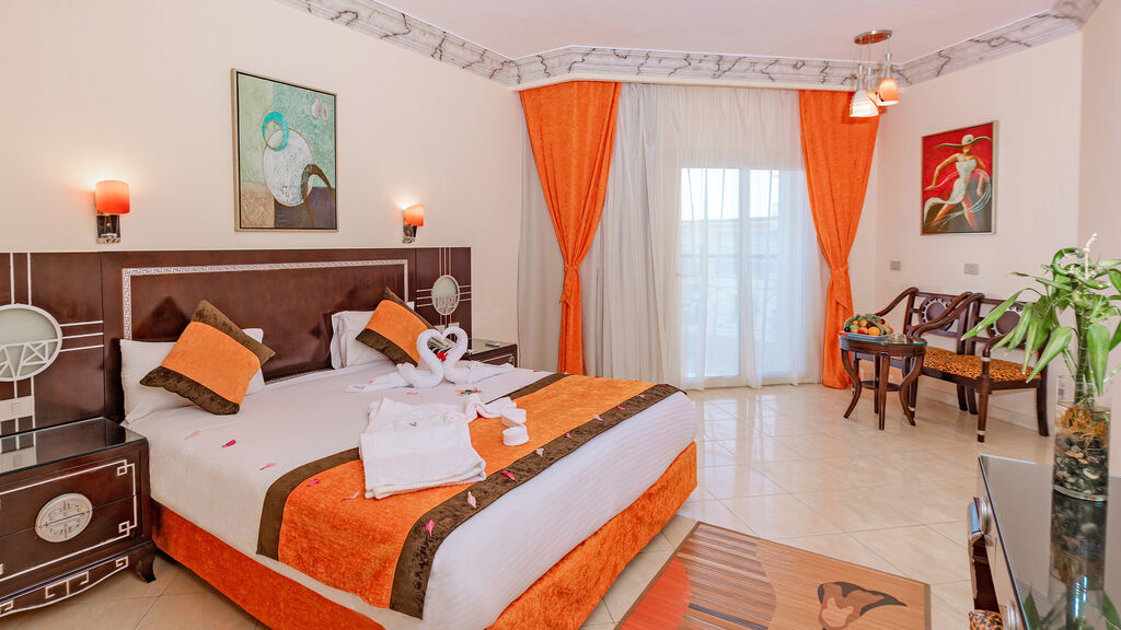 Sphinx Aqua Park Beach Resort