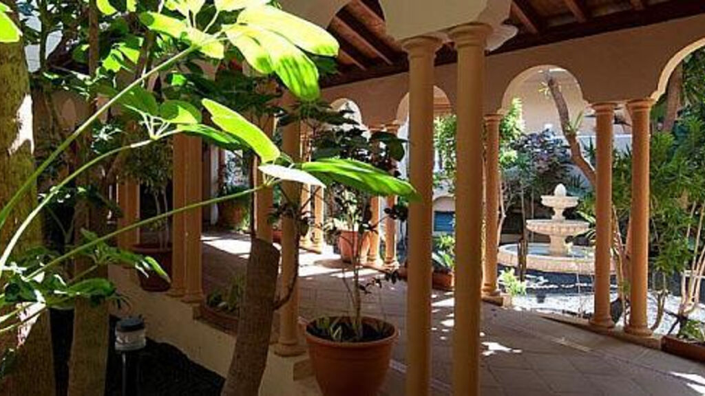 Suite Castilo Elba