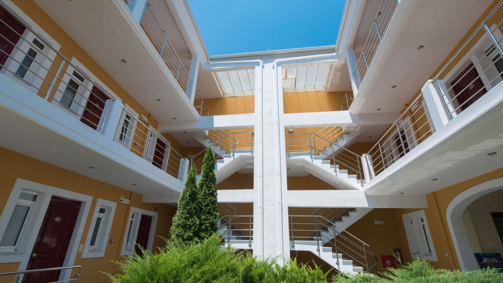 Summertime Inn