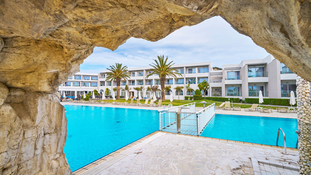 Sun Palace
