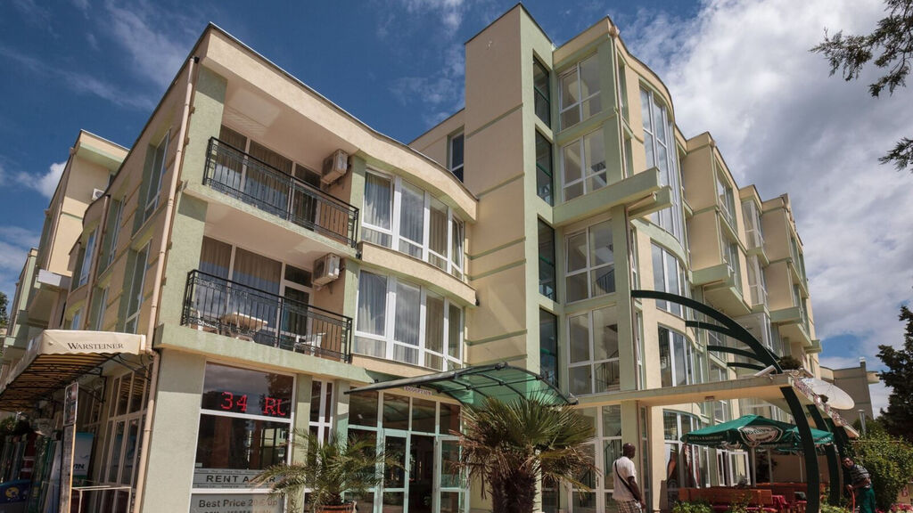 Sunny Day Club Hotel