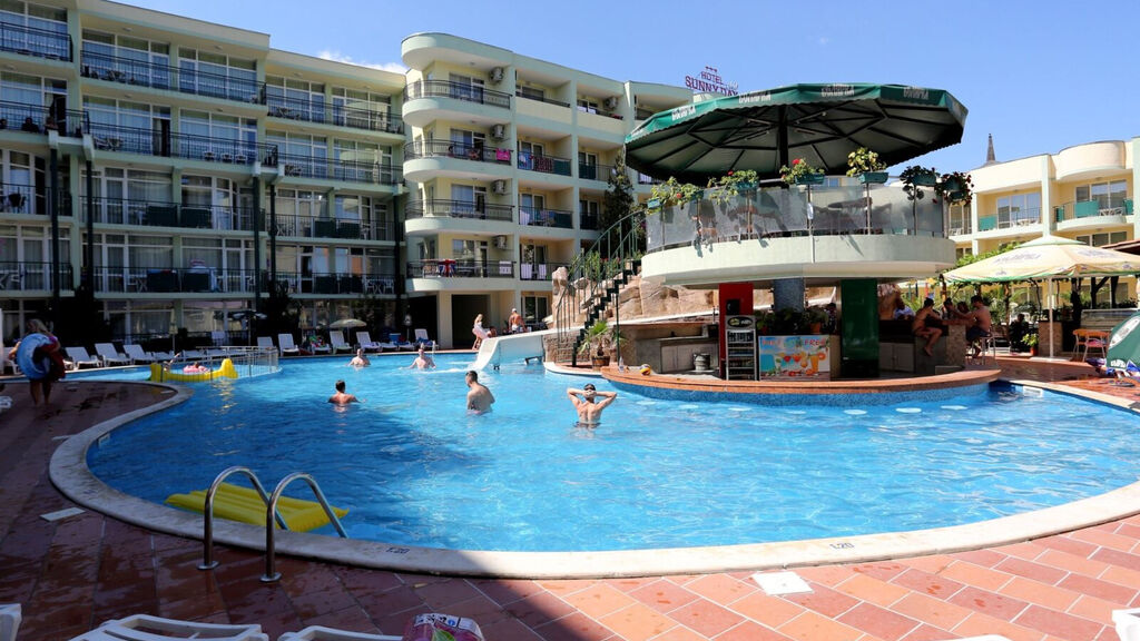 Sunny Day Club Hotel